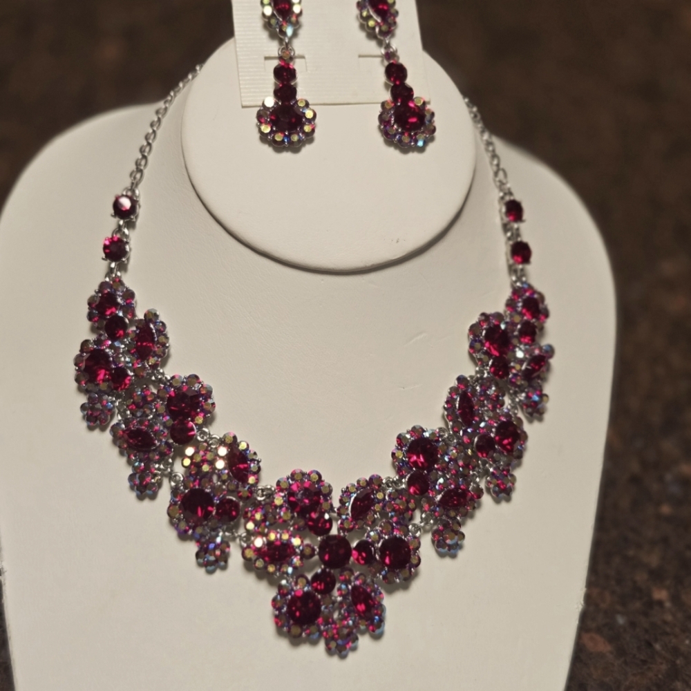 Elegant Swarovski Siam and Siam AB Floral Necklace Set - New
